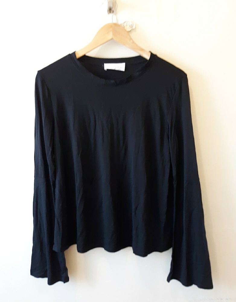 Flare sleeve top⭐